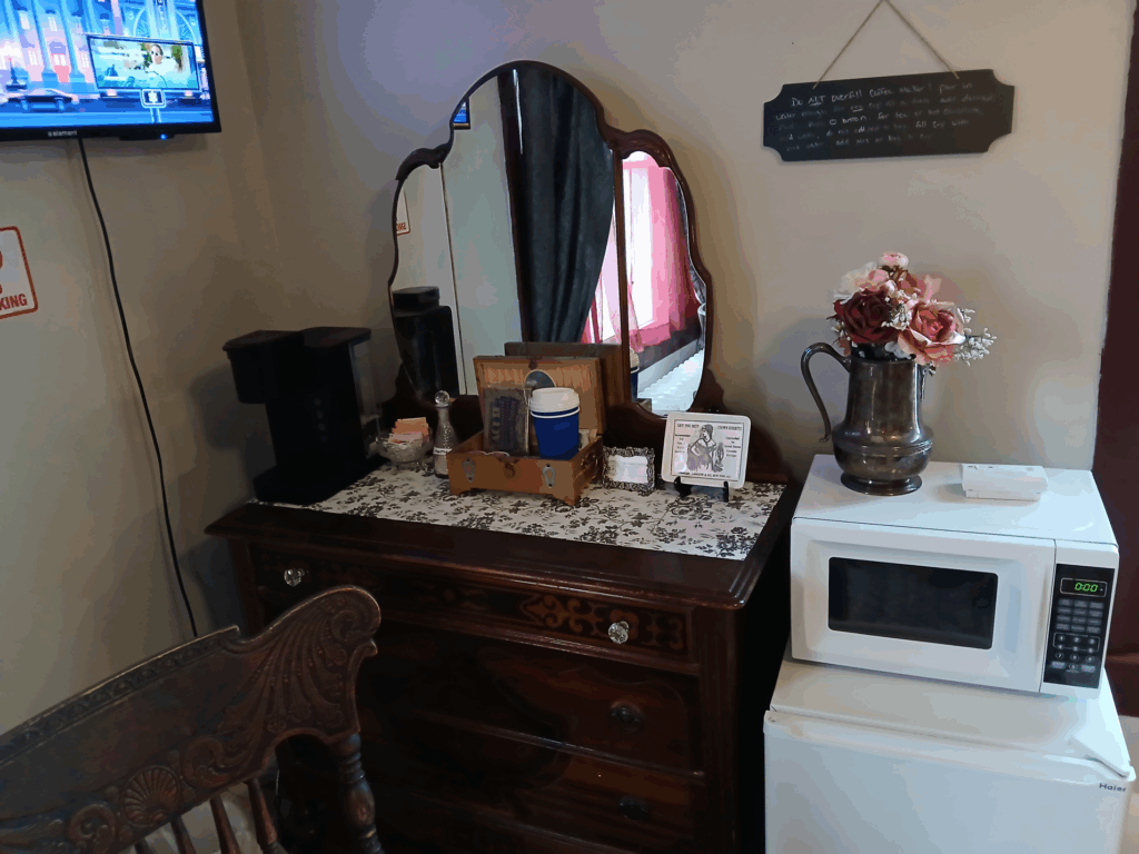 Bissing House Hotel Accommodation Hays Tea Rose Suite